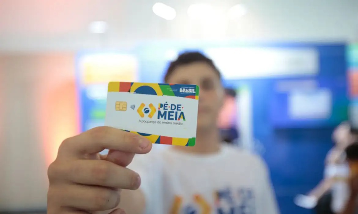 Programa Pé-de-Meia, Poupança do ensino médio