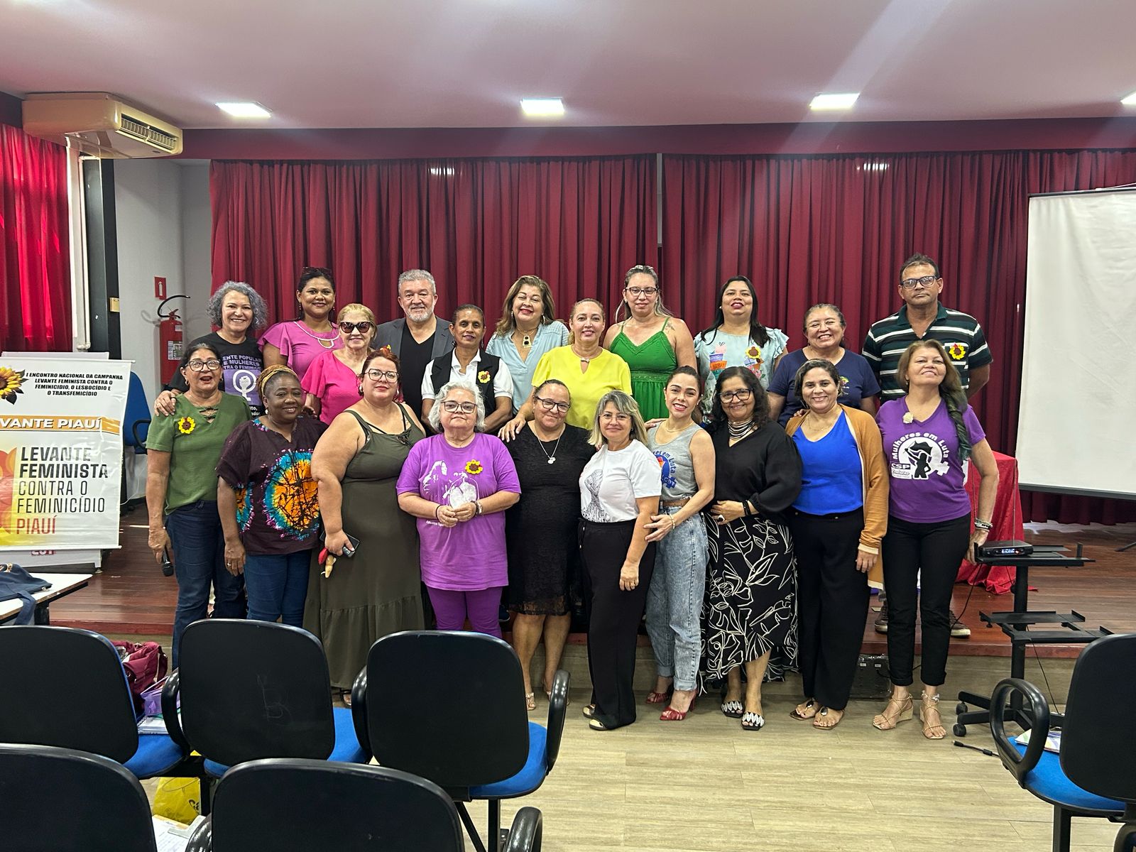 Secretaria das Mulheres participa de reunião e realiza escuta qualificada sobre enfrentamento ao feminicídio