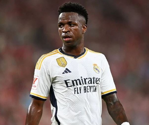Vini Jr lamenta eliminação na Champions