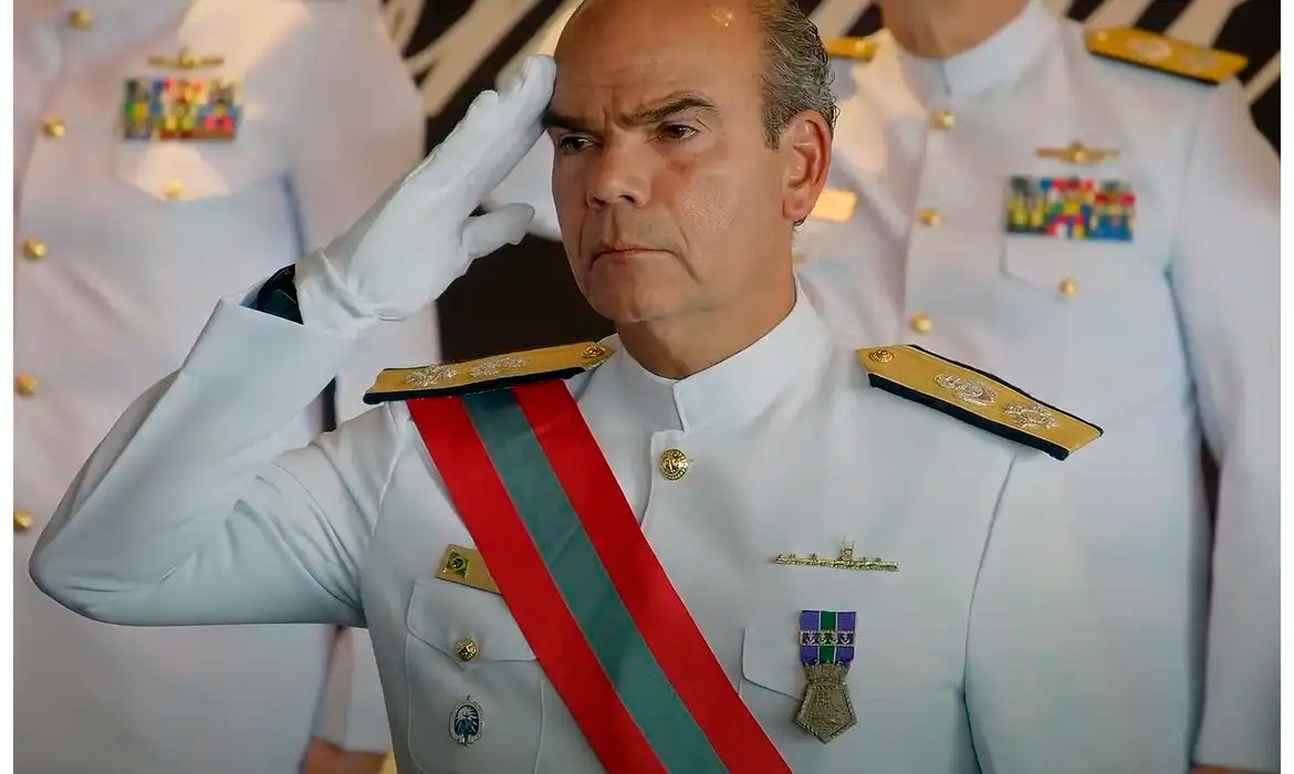 Chefe da Marinha pede dispensa como testemunha de ação do golpe