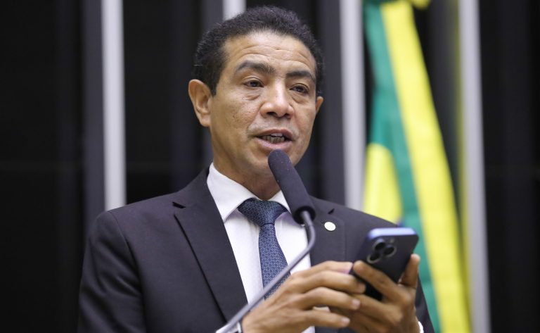 Deputado Pastor Gil (PL-MA)
