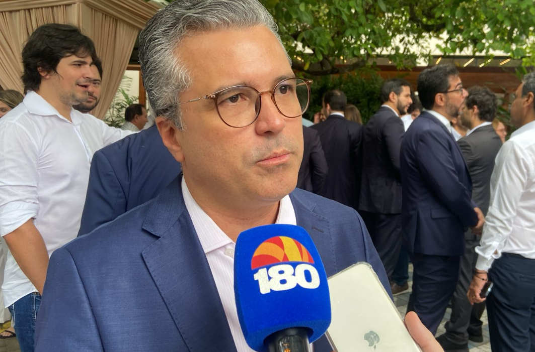 Dr. Vinícius Nascimento