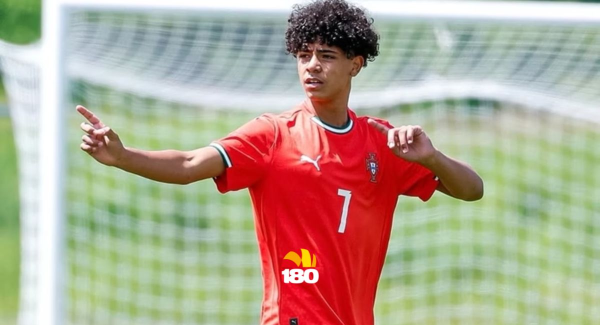 Estreia de Cristiano Ronaldo Jr. pela seleção sub-15 atrai gigantes do futebol europeu