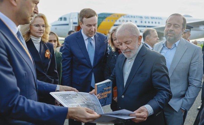 Lula está em Moscou para comemorar o imperialismo comunista