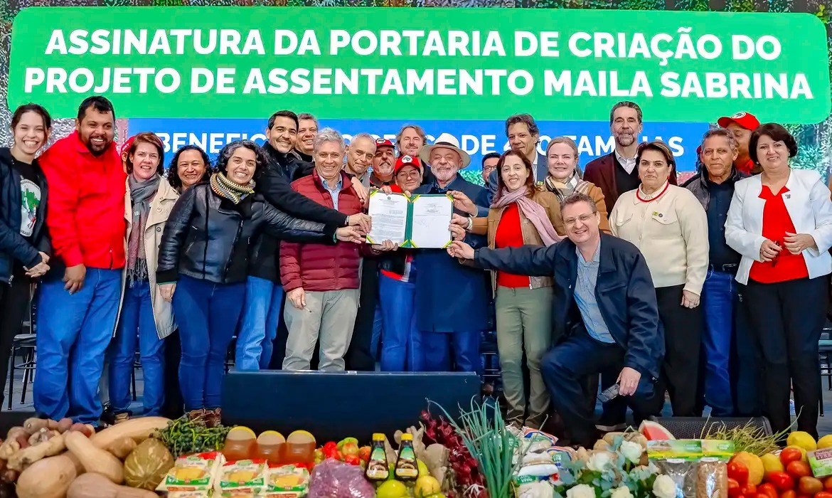 Presidente Lula sanciona criação de assentamento da reforma agrária no Paraná