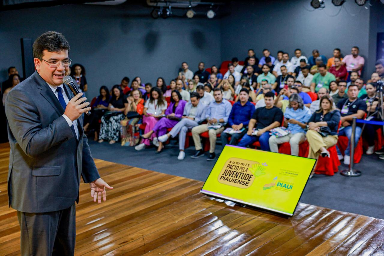 Rafael Fonteles autoriza construção de centro de atividades e assina adesão ao Plano Juventude Negra Viva