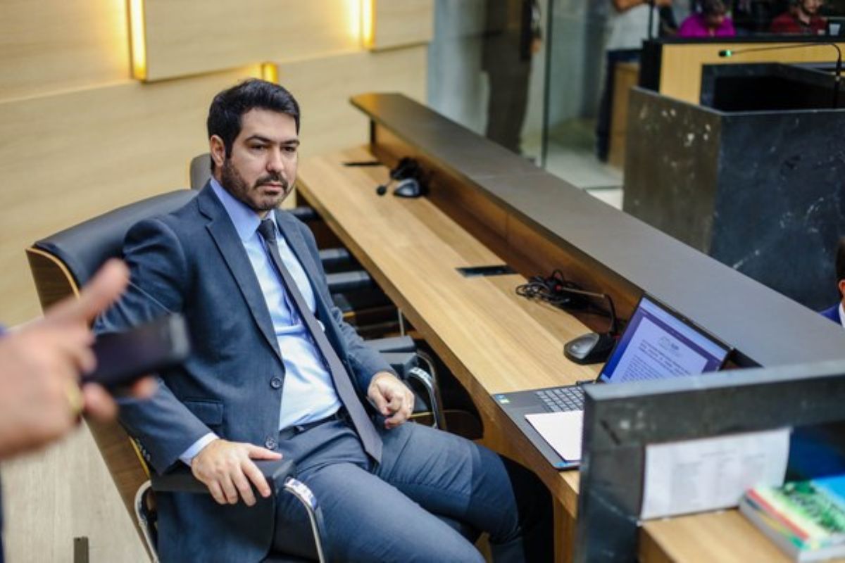 Deputado Felipe Sampaio