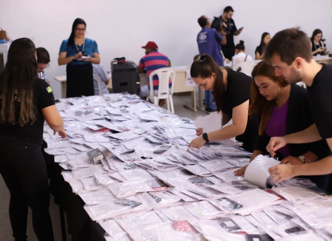 Roubo de celulares tem queda de quase 50%