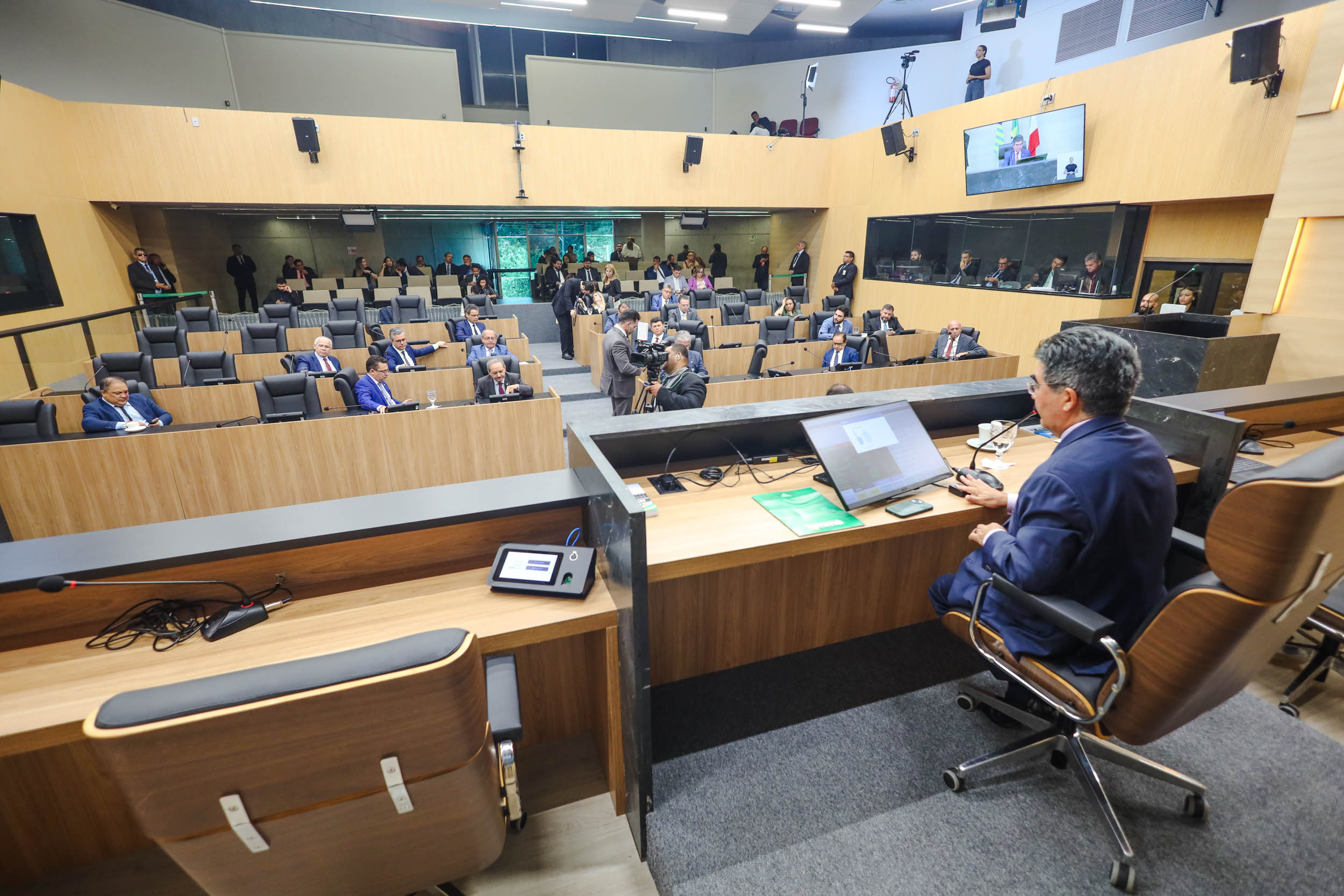 Alepi analisa propostas para ampliar políticas de inclusão e apoio a famílias atípicas