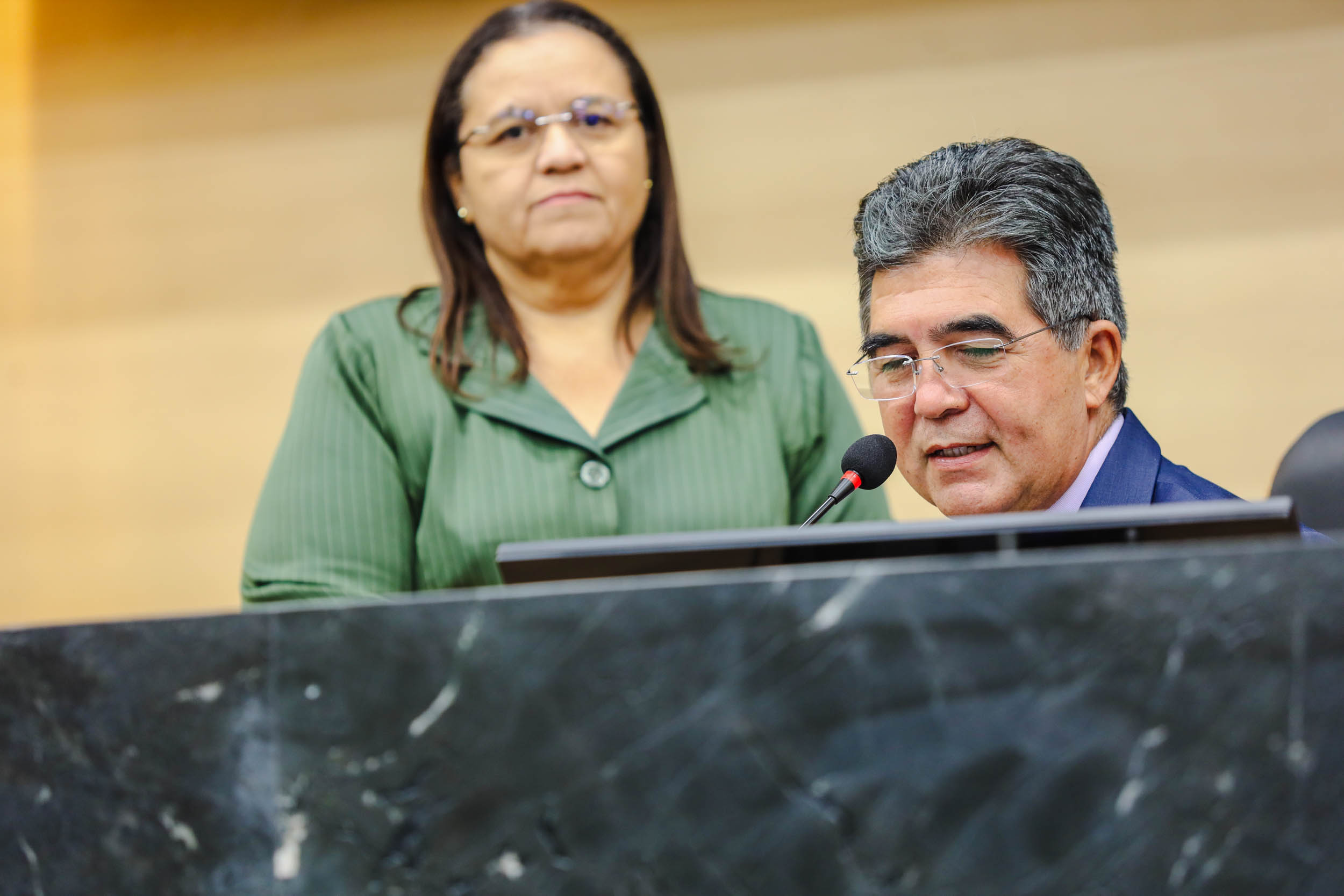 Assembleia homenageia professores da Universidade da Califórnia por contribuição à agroecologia