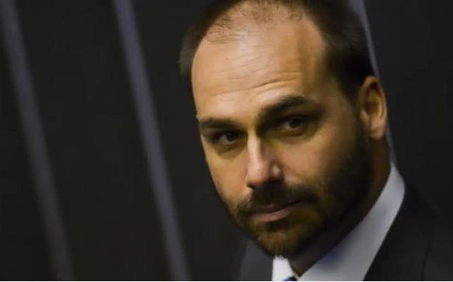 PF pede prorrogação de prazo para inquérito contra Eduardo Bolsonaro
