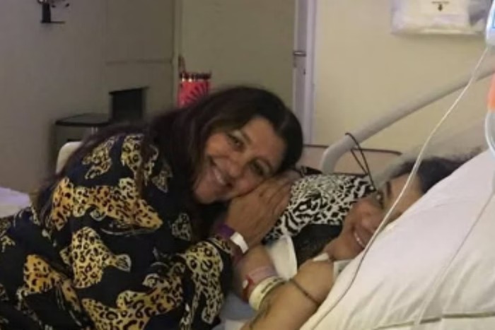 Tratando câncer nos EUA, Preta Gil recebe visita de Regina Casé