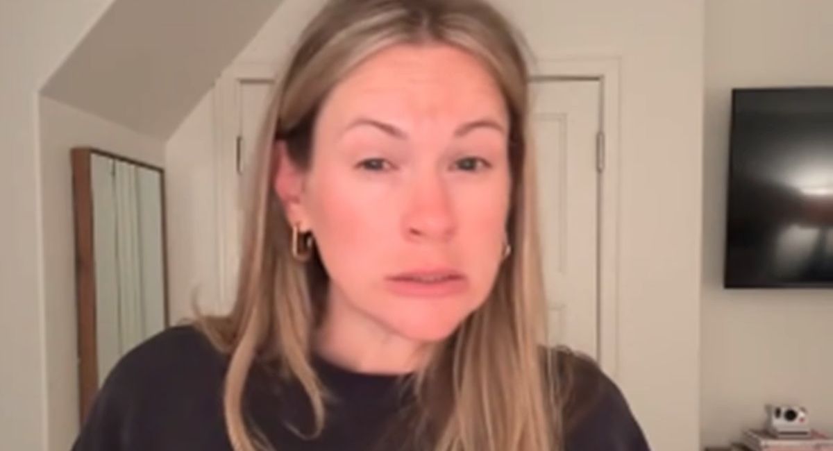 Atriz faz voo ser cancelado por insalubridade após episódio de diarreia a bordo