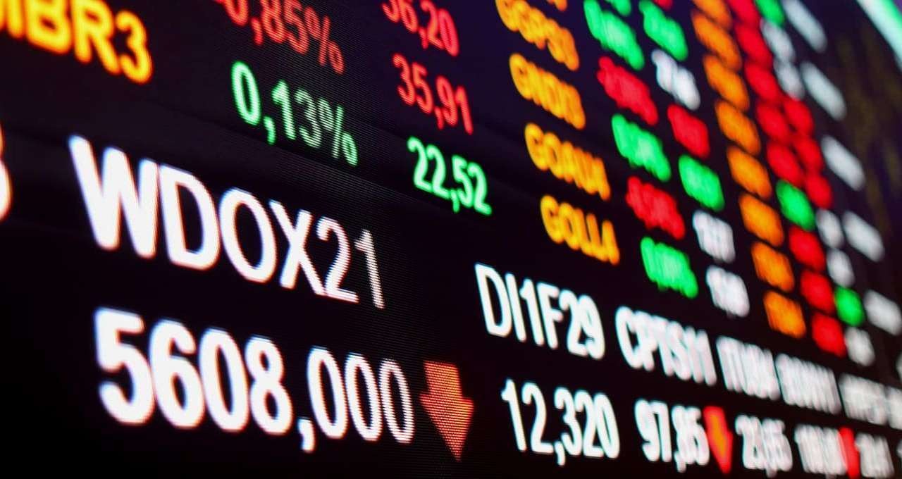 Mercado brasileiro reage bem ao tarifaço dos EUA: Bolsa sobe e dólar cai