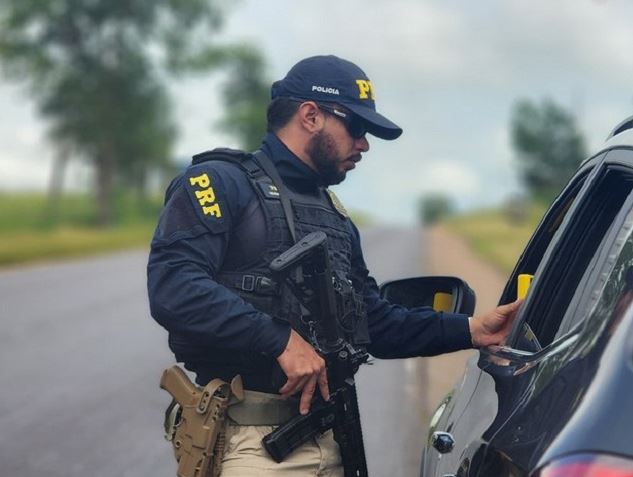 Semirreboque com registro de roubo é recuperado pela PRF em Picos