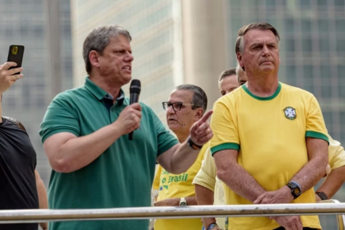 Tarcísio condena prisão de Bolsonaro e manda recado a Moraes; veja