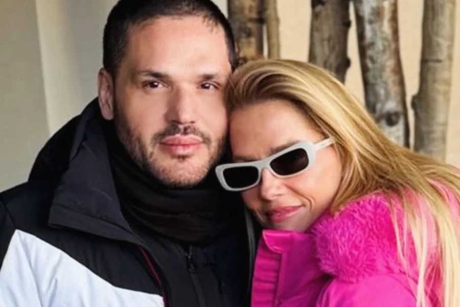 No aniversário do namorado, Deborah Secco baba: “Minha certeza”