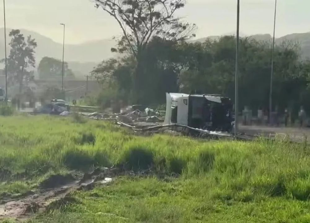Acidente na BR-393, no Rio de Janeiro, deixa 5 mortos e 9 feridos