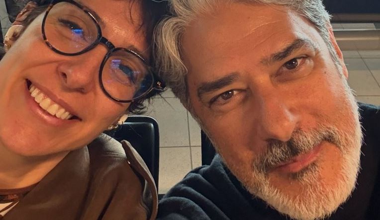 Após mulher de William Bonner declarar voto em Lula, jornalista pede voto