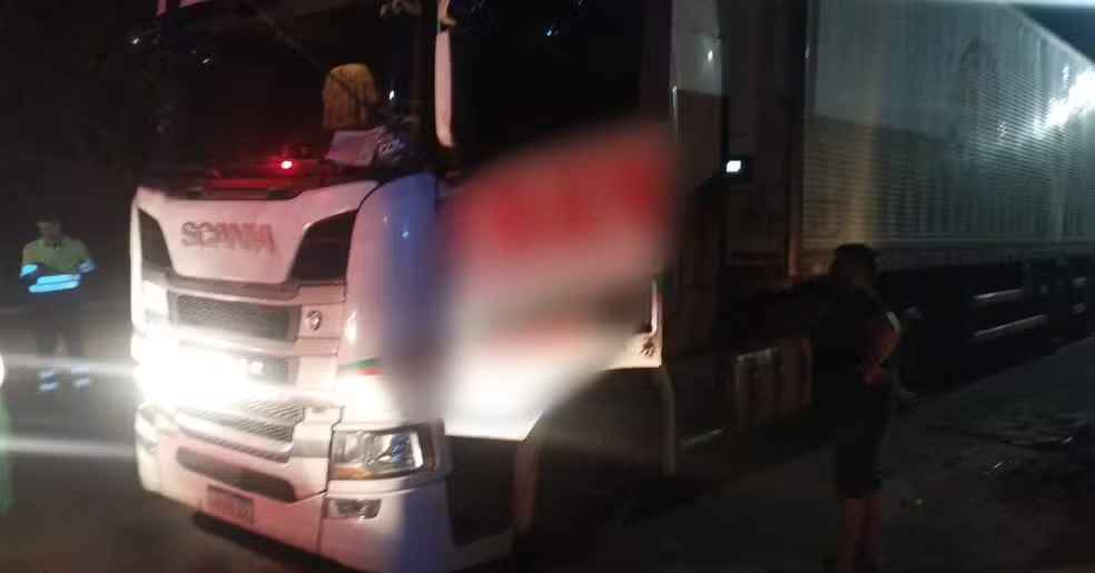 Caminhoneiro morre engasgado durante refeição em posto na BR-116