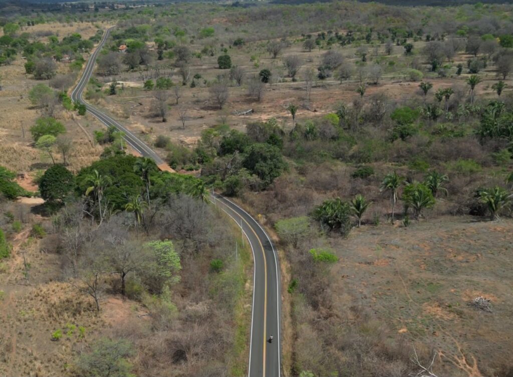 DER-PI avança com obras na PI-239 entre Cajazeiras e Arraial; conclusão acontece ainda em outubro