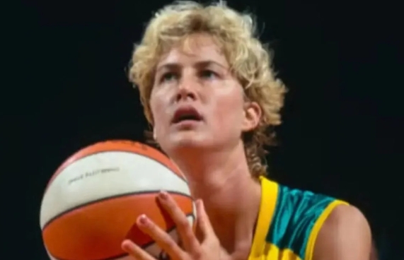 Ex-jogadora de basquete que inspirou filme da Disney morre aos 54 anos