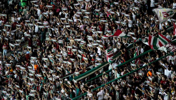 Fluminense é multado por conta de sinalizadores