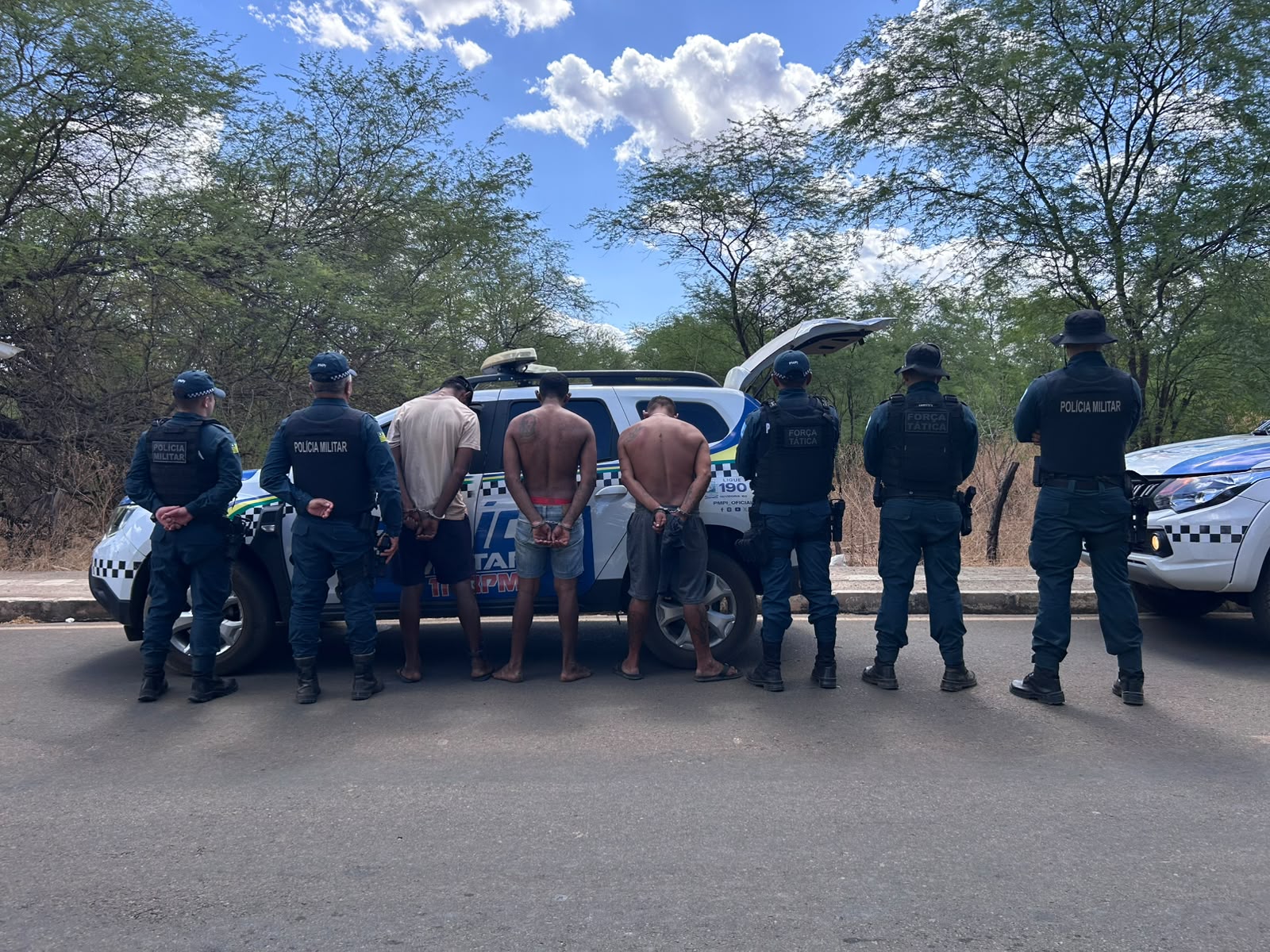 Foragido é capturado e outros dois são presos pela PM em São Raimundo Nonato