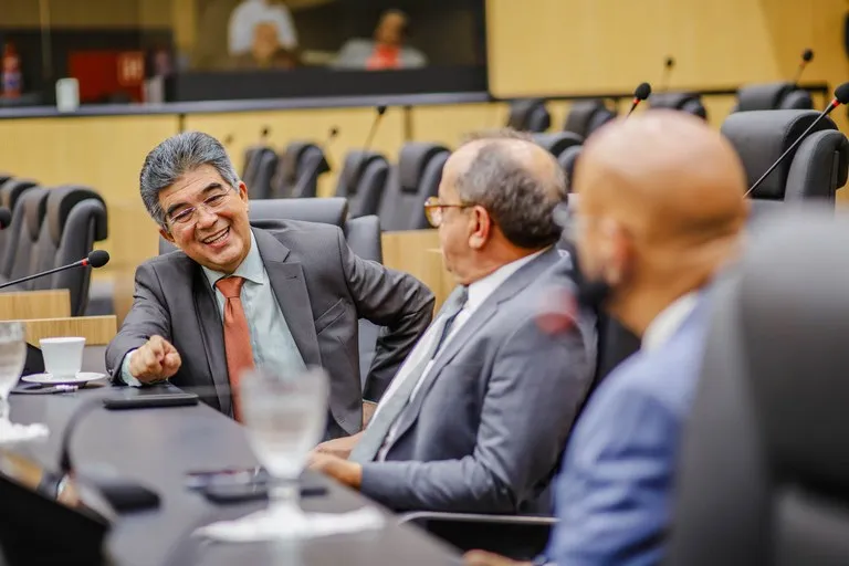 Francisco Limma anuncia entrega domiciliar de insumos para pacientes renais no Piauí