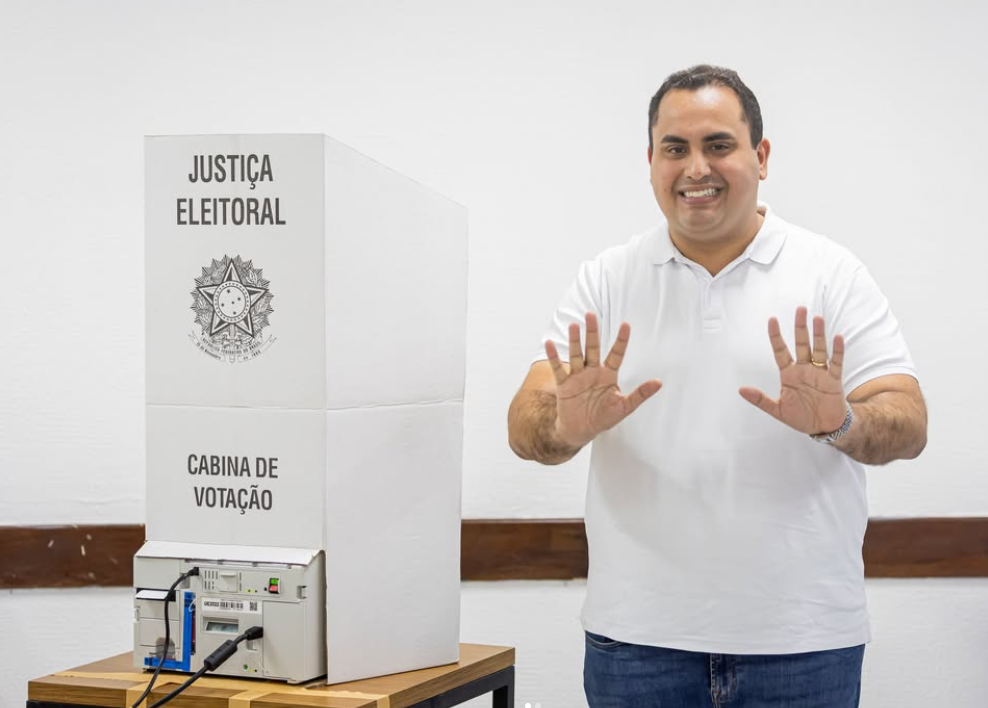 Georgiano Neto vota em Teresina e destaca união da família nas Eleições 2026