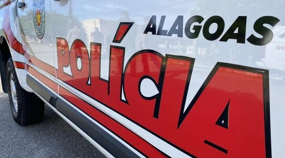 Homem é preso após ameaçar matar a companheira em Fernão Velho, em Maceió