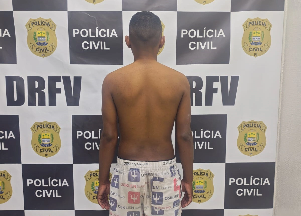 Homem é preso e adolescente apreendido por roubo de motos em Teresina