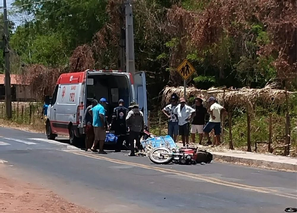 Homem morre após perder controle de moto em estrada, no povoado Cacimba Velha