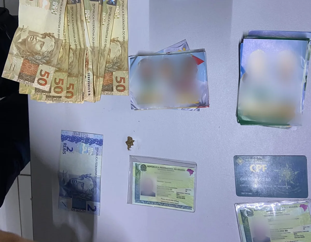 Irmãos gêmeos são conduzidos à delegacia suspeitos de compra de votos no Piauí