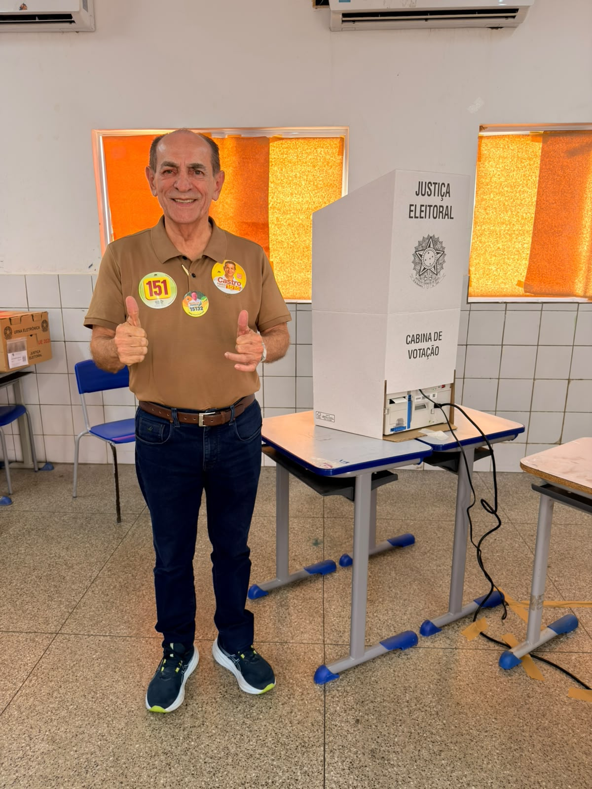 Marcelo Castro vota em São Raimundo Nonato e destaca 44 anos de vida pública