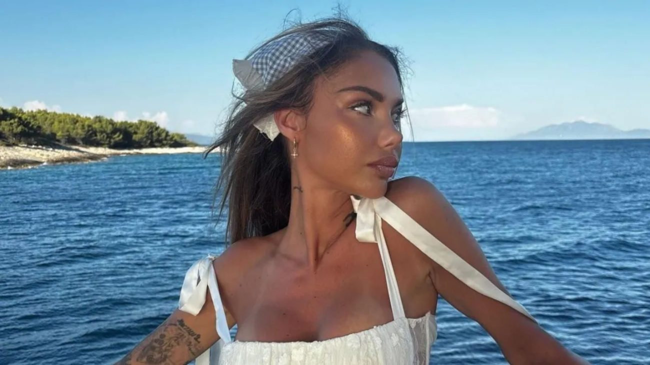 Morre Sahara Ray, modelo australiana famosa, aos 34 anos