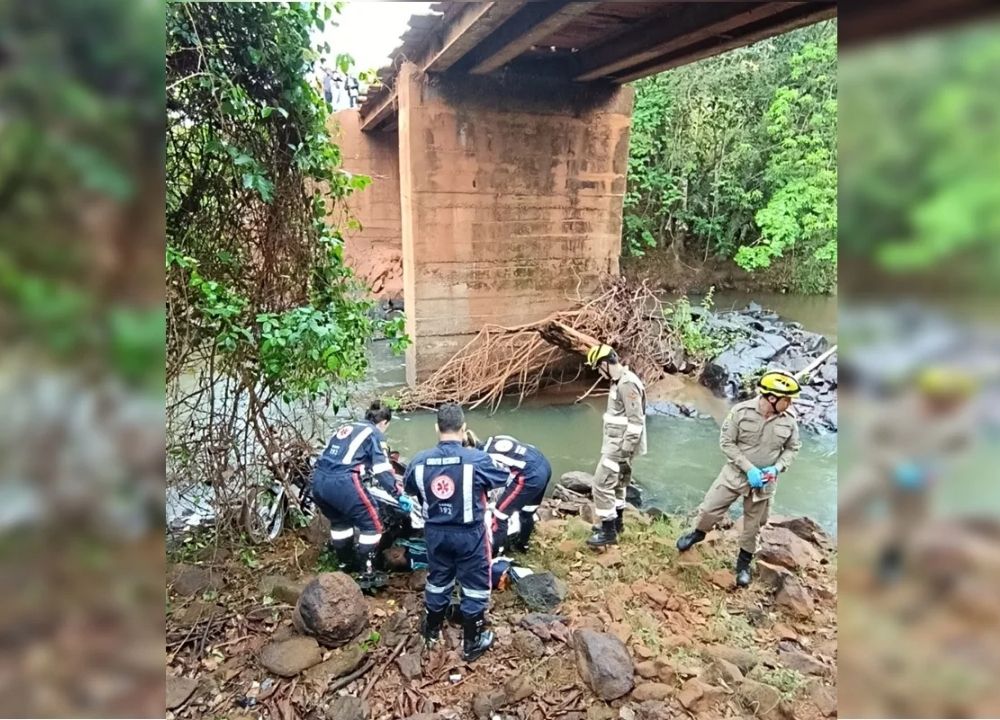 Motociclista morre após perder equilíbrio e cair de ponte em GO