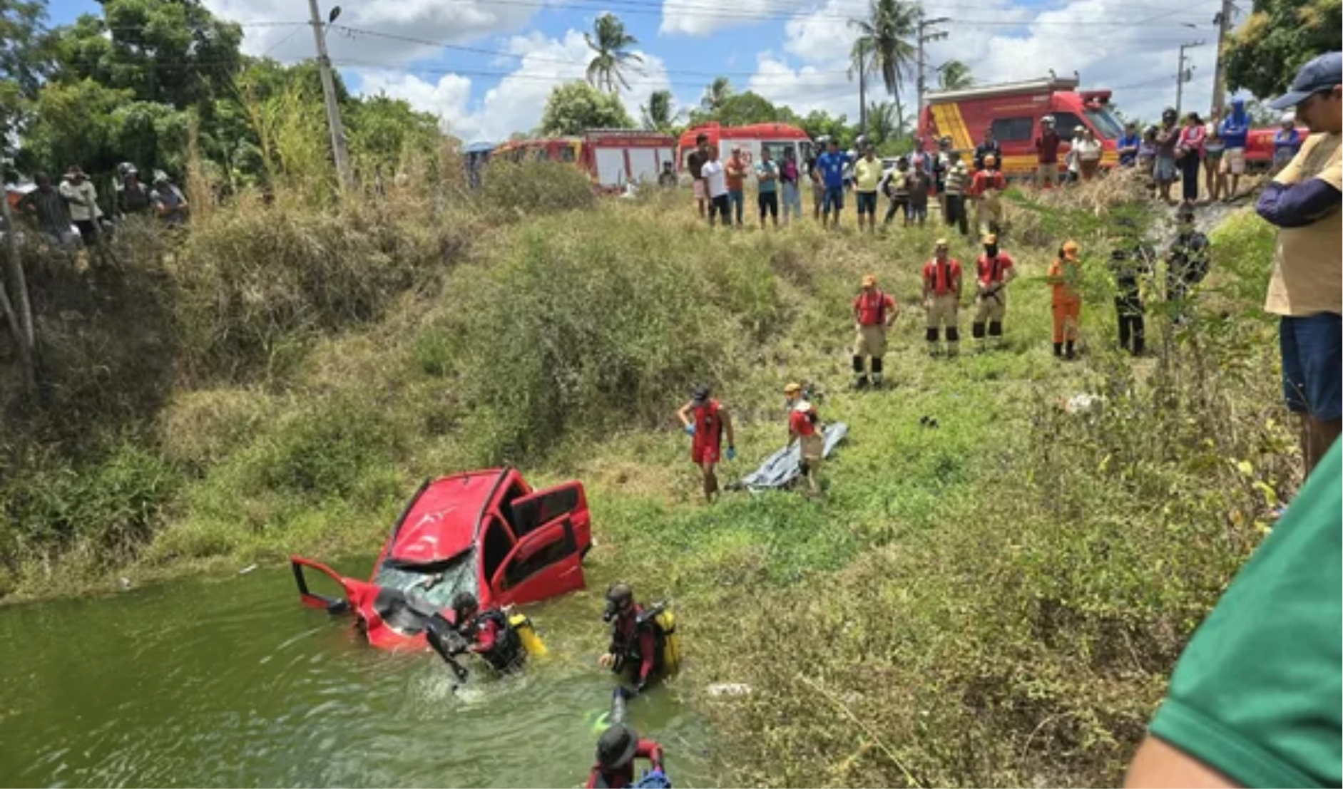 Motorista morre após carro cair em tanque de água em Moita Bonita