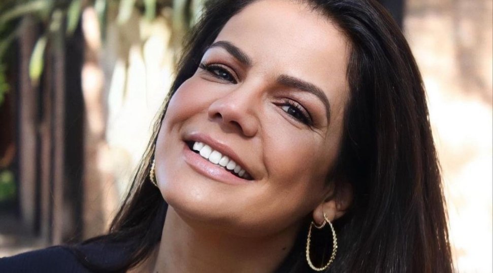 Nívea Stelmann diz que nunca fez beijo técnico em cena de novela