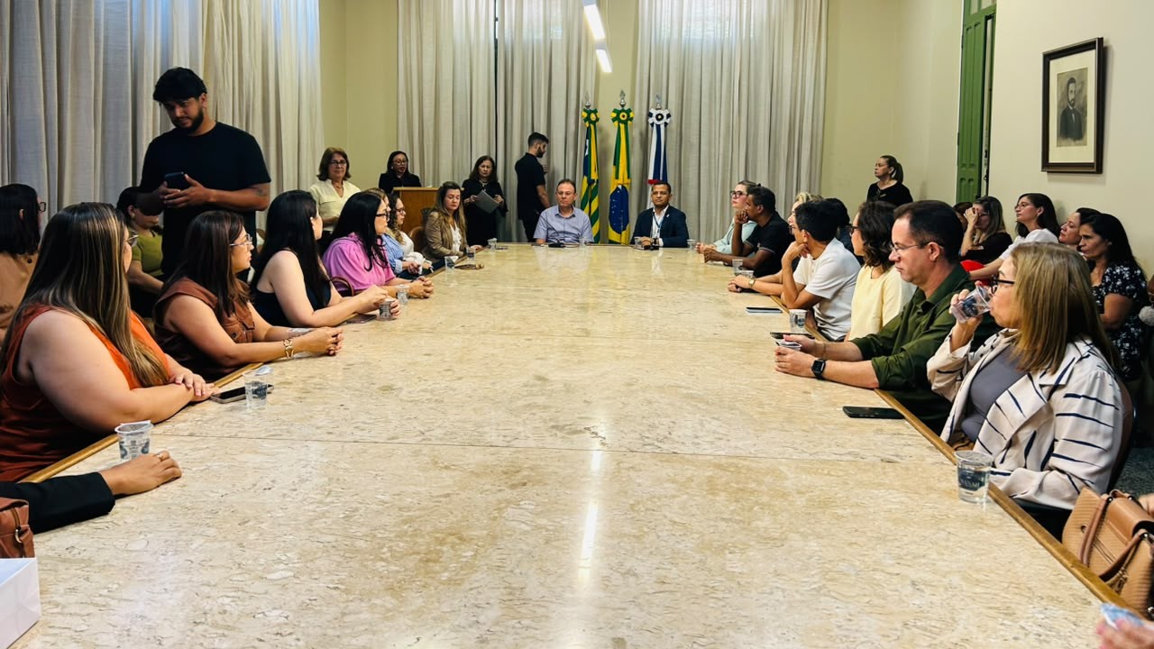 Novos conselheiros tomam posse e assumem missão de fortalecer a educação municipal de Teresina