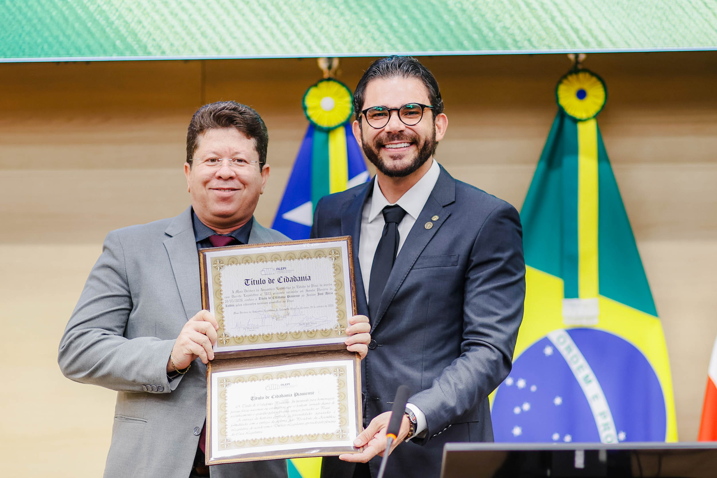 Pastor José Alécio Lisbôa recebe Título de Cidadão Piauiense na Alepi