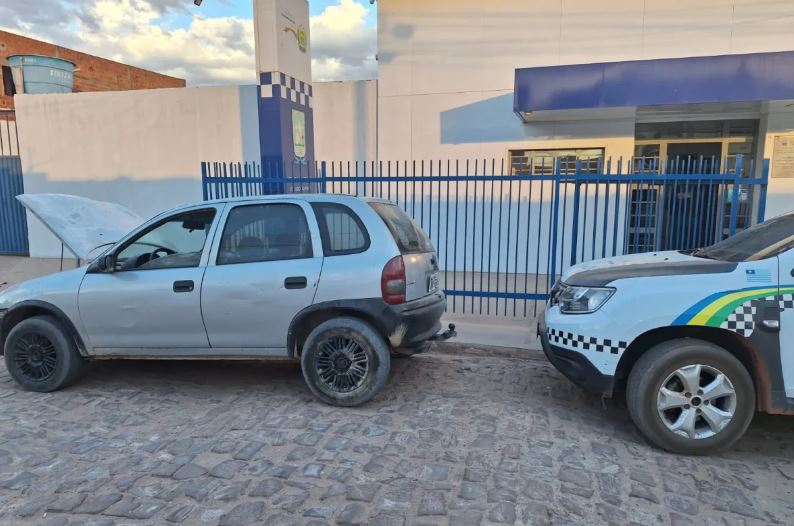 Polícia Militar apreende carro com registro de furto no Ceará em Marcolândia