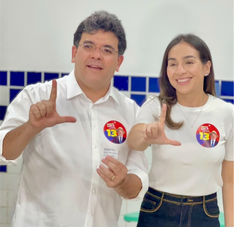 Rafael Fonteles vota em Teresina e projeta até 80% dos votos para Lula no Piauí