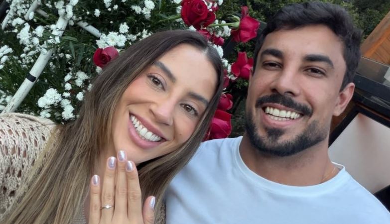 Renata Saldanha anuncia noivado com Maike Allan