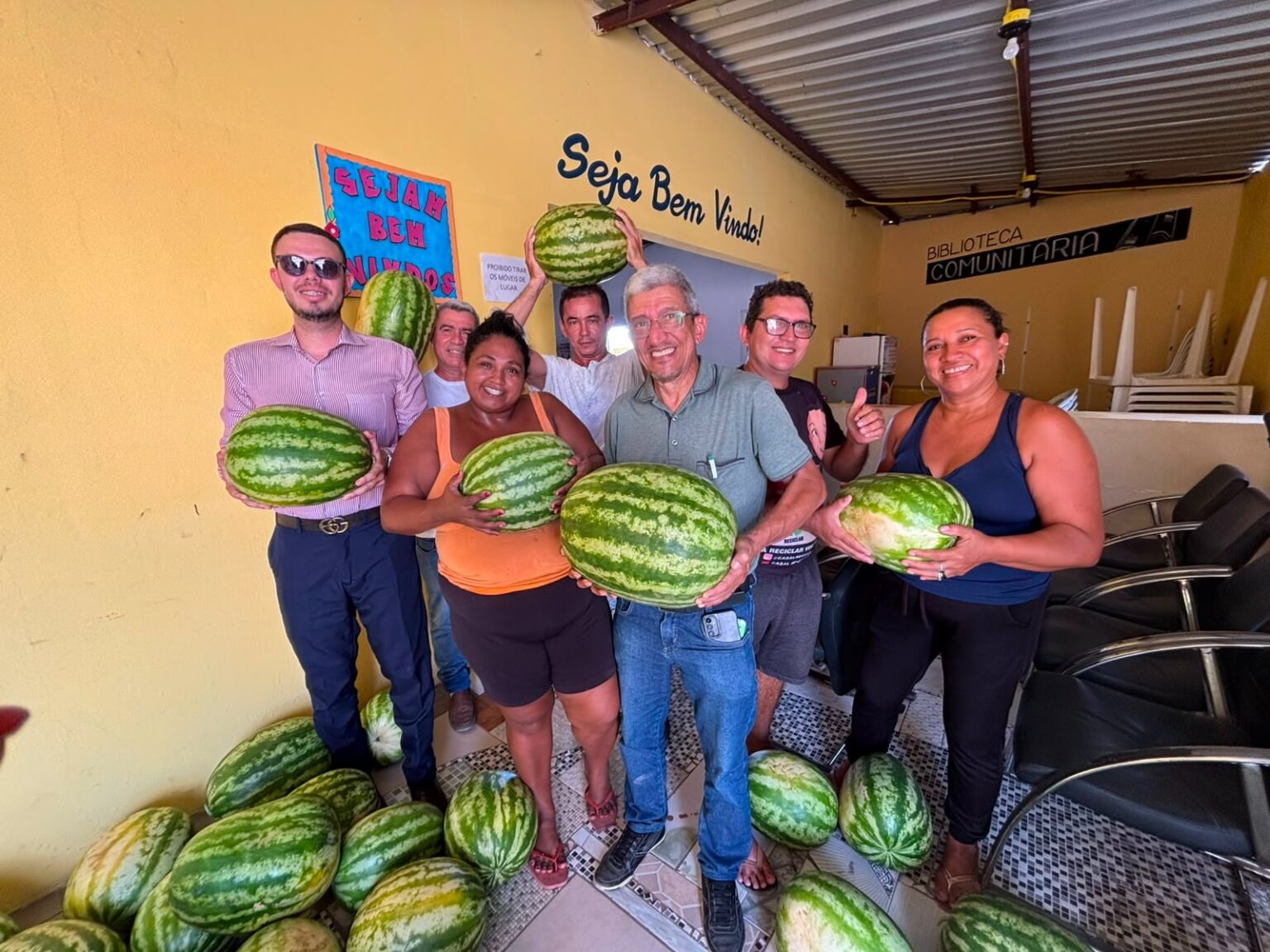 SAF entrega cinco toneladas de melancia para instituições sociais de Teresina