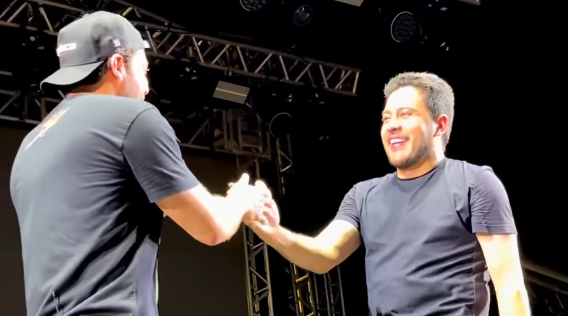 Safadão elogia Jadyel Alencar em show de reeleição em Parnaíba