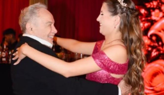 Stênio Garcia dança valsa aos 95 anos e vira