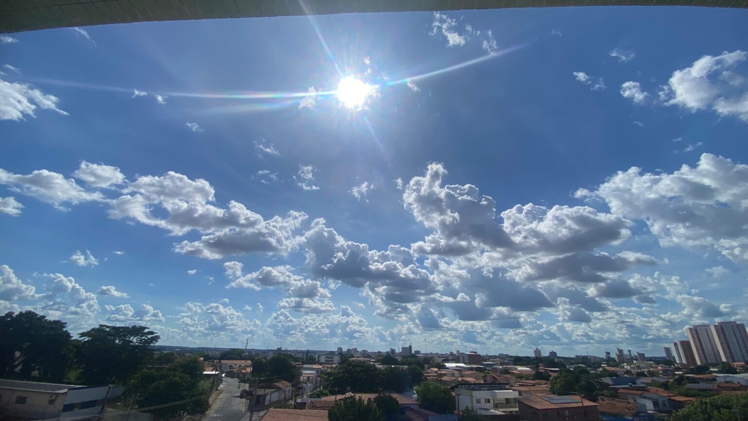 Teresina registra 41,2°C nesta quinta (8) e Semarh explica diferença entre temperatura do ar e sensação de calor