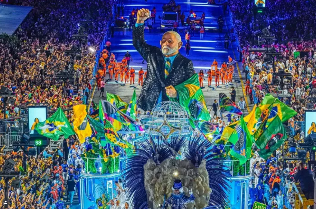 Escola de samba que homenageou Lula fica em último e é rebaixada para a Série Ouro