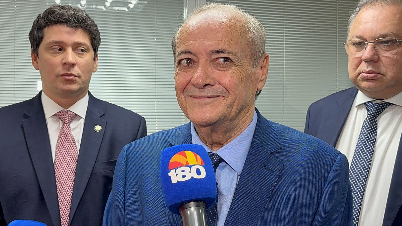 Pesquisa DataMax: 62,2% aprovam e 33,6% reprovam gestão de Sílvio Mendes em Teresina